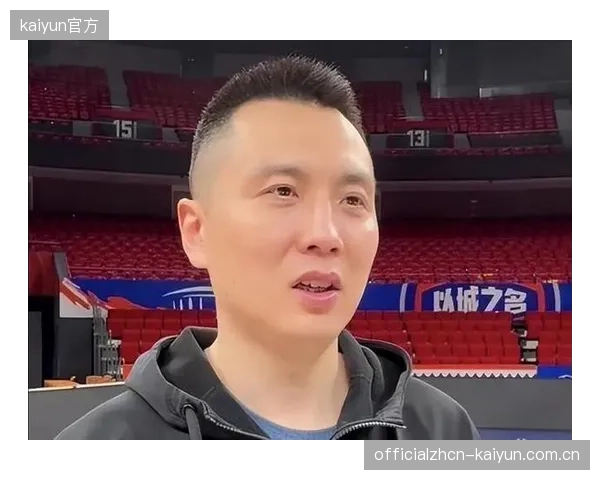 主教练卢伟成功激活上海队化学反应，以常规赛统治级表现当选最佳教练。
